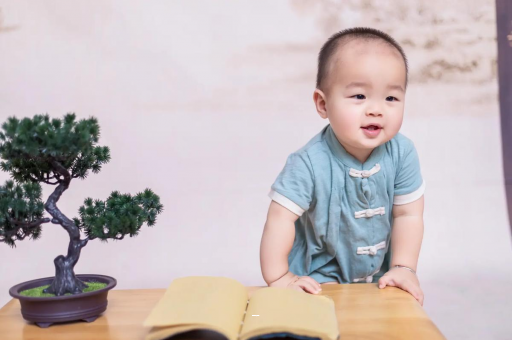 抚顺宝宝脸上小白点